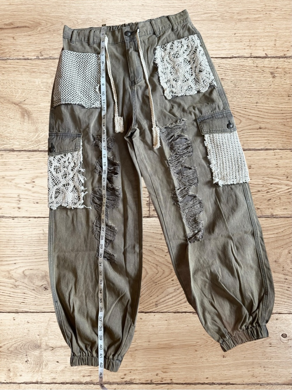 POL Women’s Vintage Wash Crochet Patchwork Distressed Jogger Cargo Pants Large - Picture 7 of 16